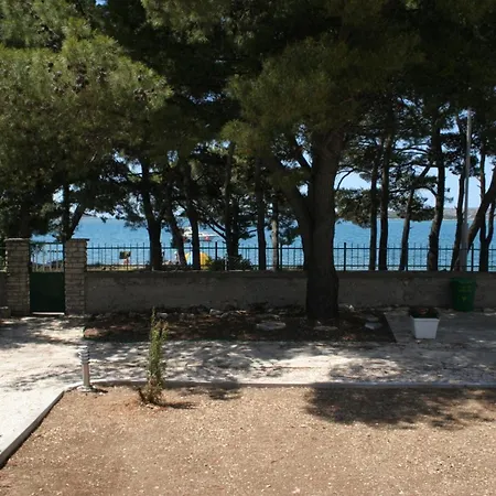 Apartment By The Sea Brodarica, Sibenik - 4241 *